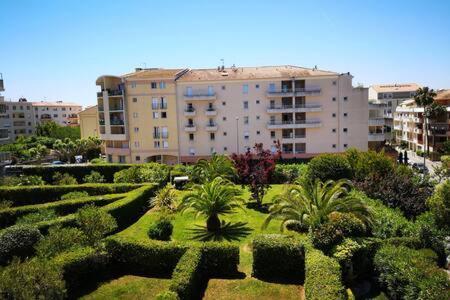 Ferienwohnung Le Palais Royal Saint-Raphaël Exterior foto